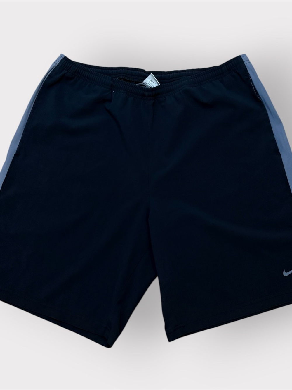 Nike Men’s Black and Gray Side Stripe Shorts Size M